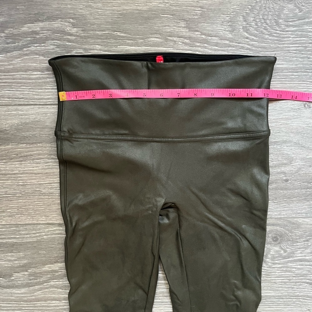 SPANX Olive Army Green Liquid Faux Leather Casual Party Biker Leggings Size M - Picture 5 of 6